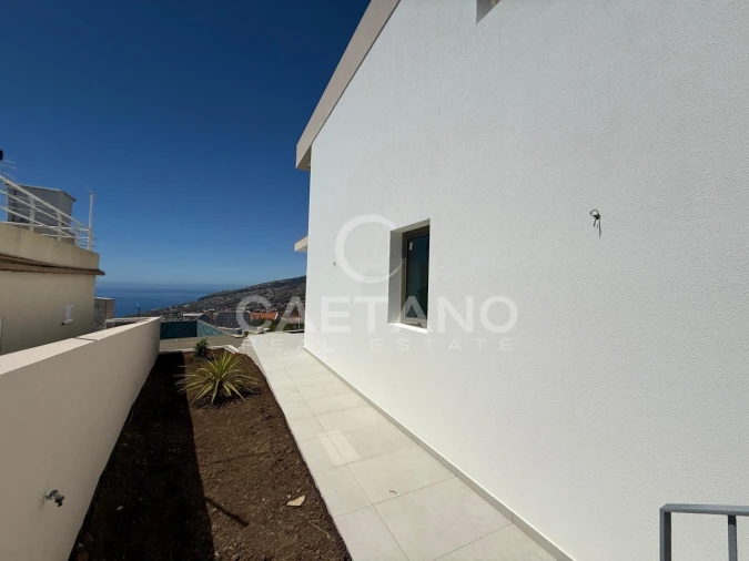 Moradia T2 para Venda em Arco da Calheta Foto 21