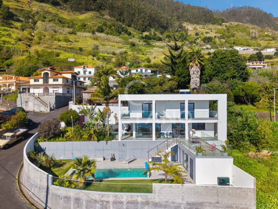 Moradia T3 para Venda em Arco da Calheta Foto 2