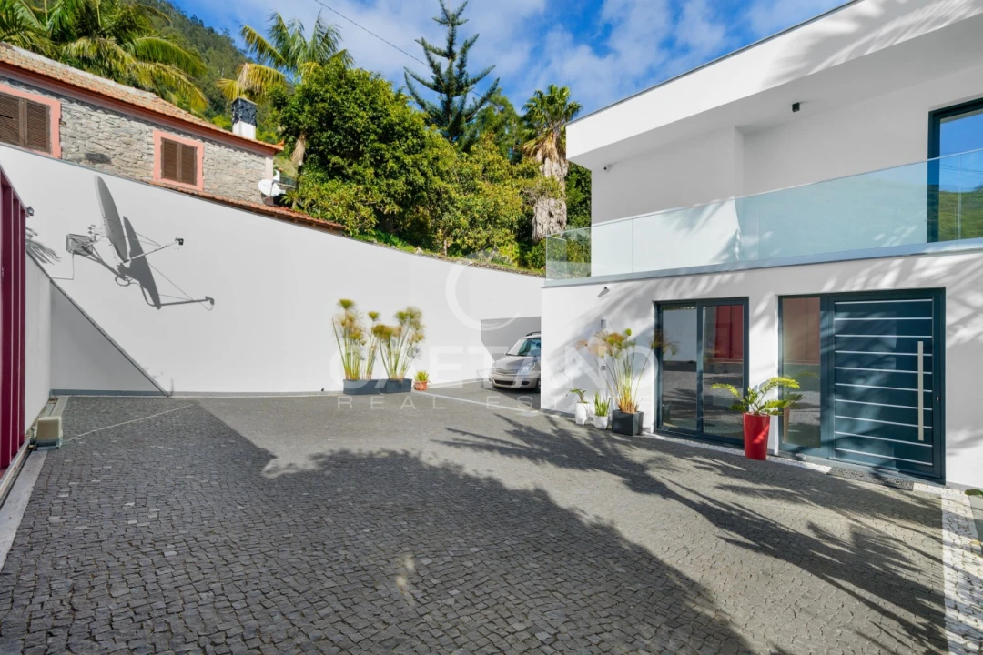 Moradia T3 para Venda em Arco da Calheta Foto 52