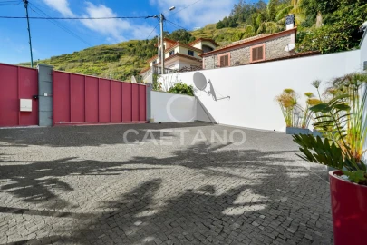 Moradia T3 para Venda em Arco da Calheta