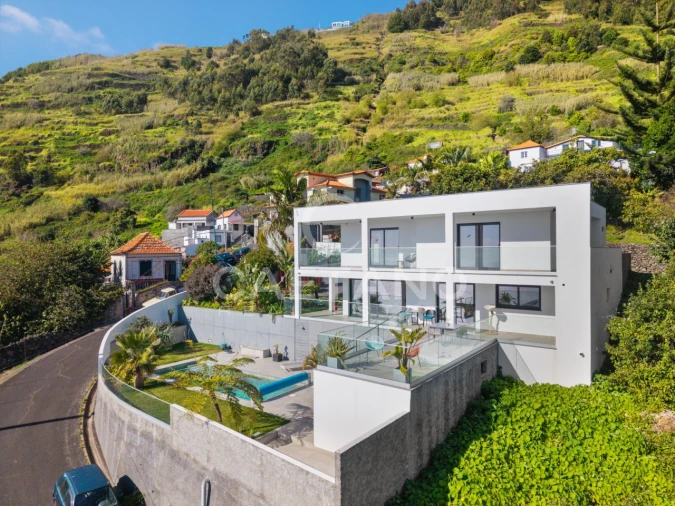 Moradia T3 para Venda em Arco da Calheta Foto 10