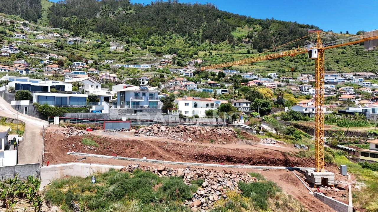Moradia T3 para Venda em Arco da Calheta Foto 15