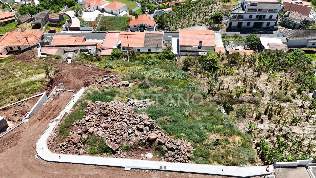 Moradia T3 para Venda em Arco da Calheta Foto 23