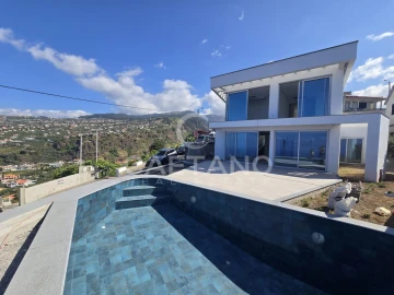 Moradia T4 para Venda em Ponta do Sol