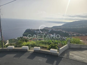 Moradia T4 para Venda em Ponta do Sol