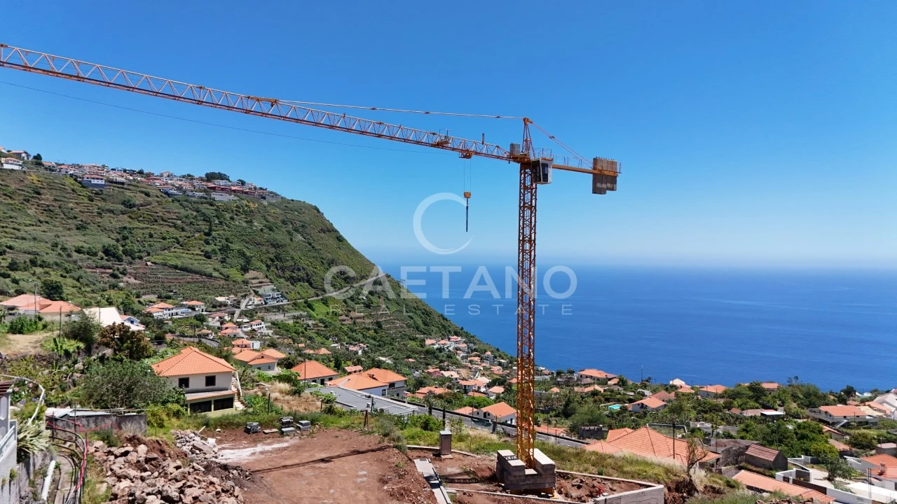 Moradia T3 para Venda em Arco da Calheta Foto 14