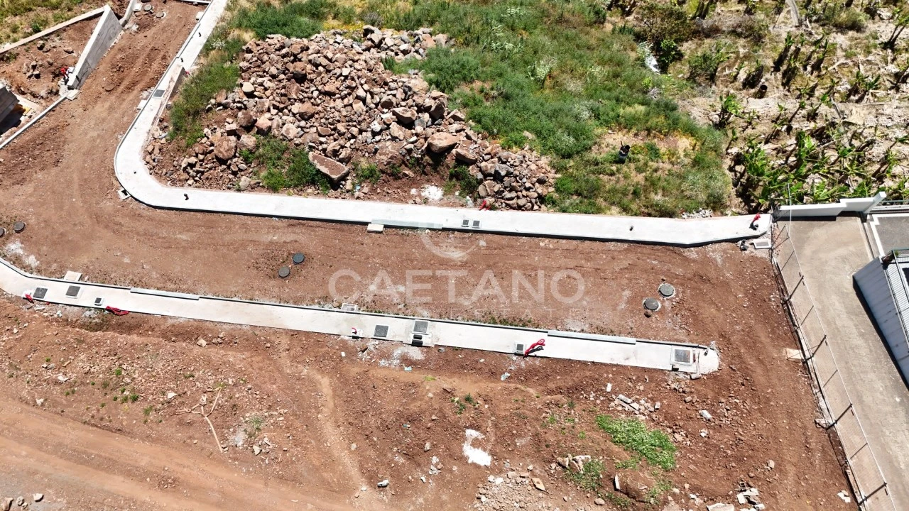 Moradia T3 para Venda em Arco da Calheta Foto 22