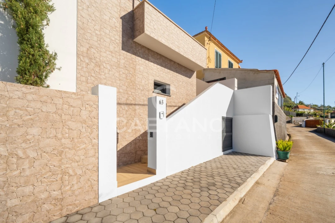 Moradia T3 para Venda em Arco da Calheta Foto 6