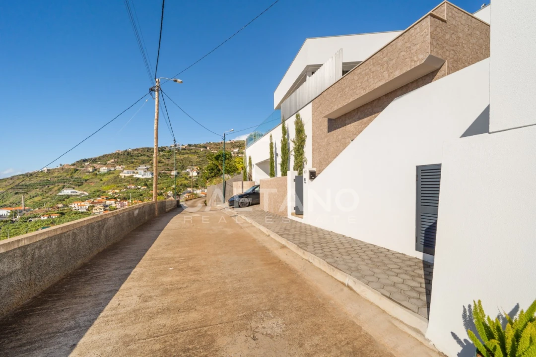 Moradia T3 para Venda em Arco da Calheta Foto 7
