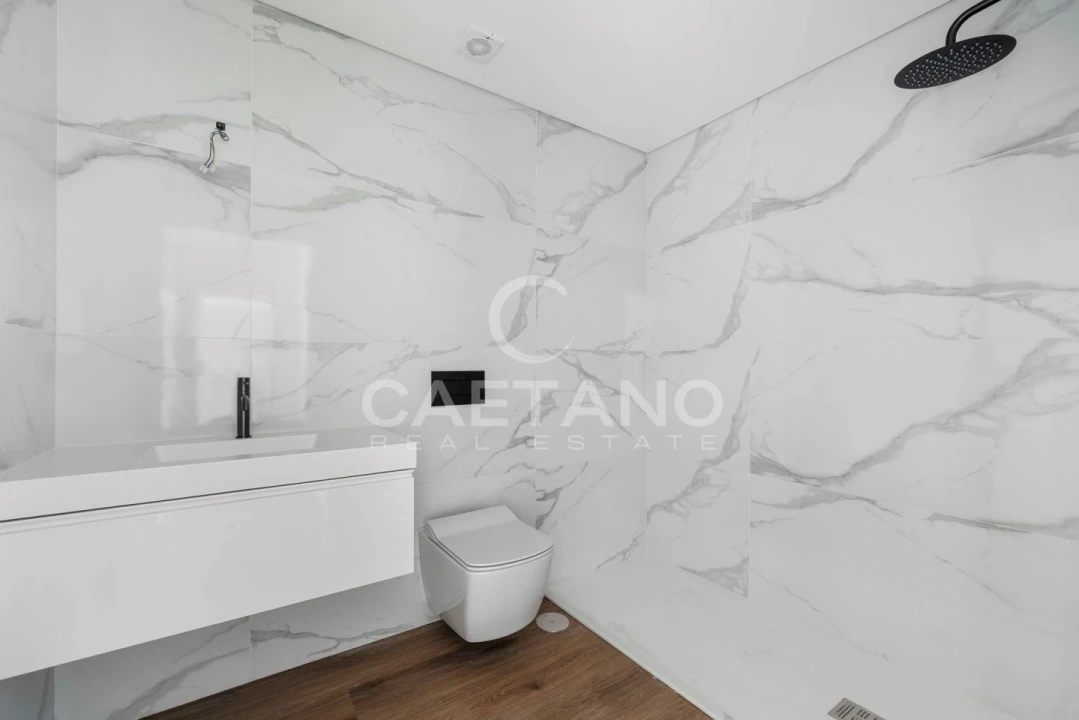 Apartamento T2 para Venda em São Martinho Foto 14
