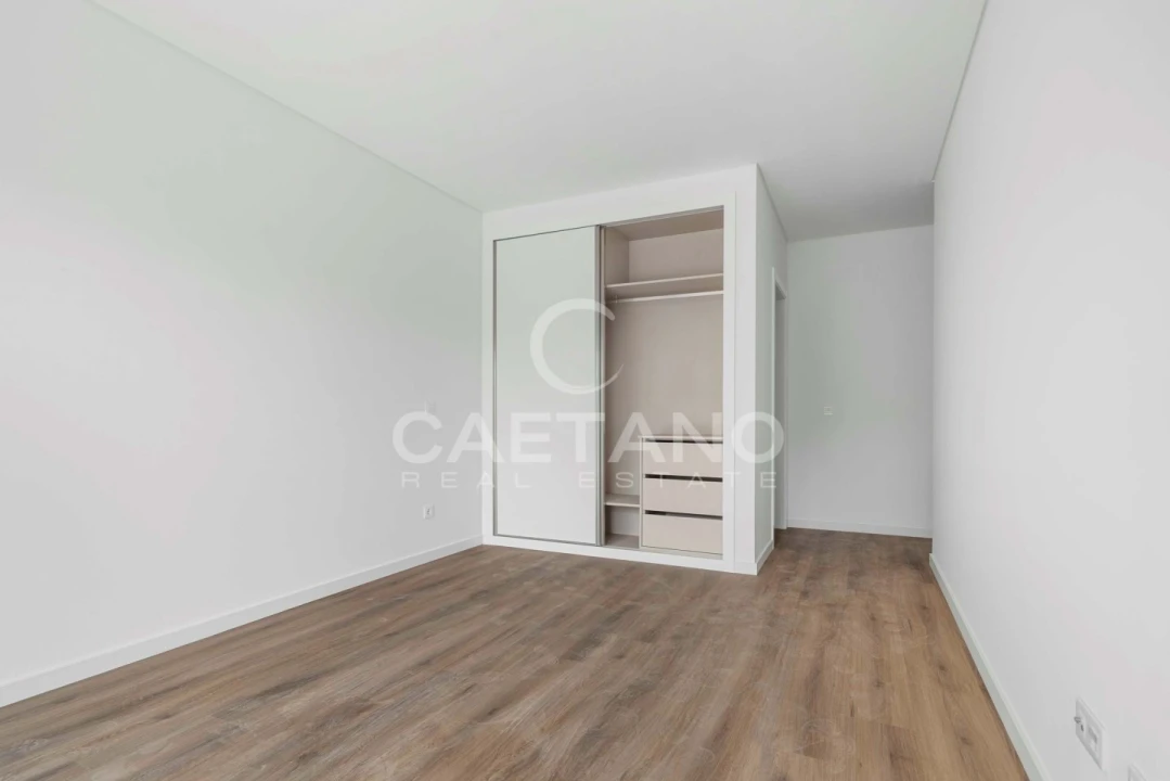 Apartamento T2 para Venda em São Martinho Foto 16
