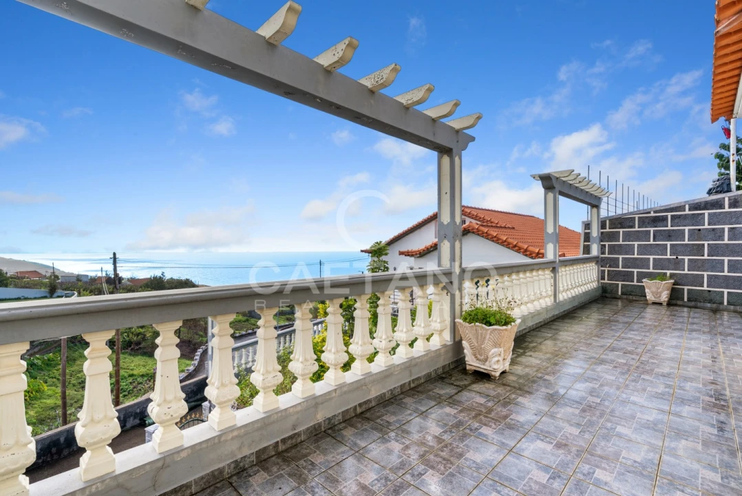 Moradia T4 para Venda em Estreito da Calheta Foto 6
