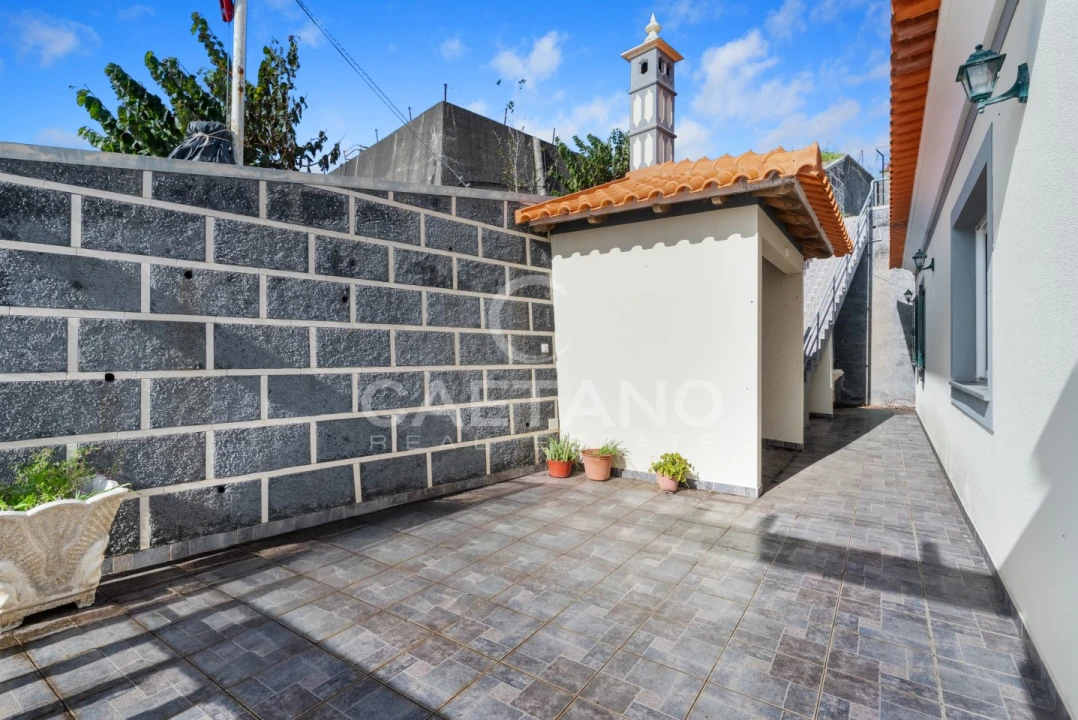 Moradia T4 para Venda em Estreito da Calheta Foto 28