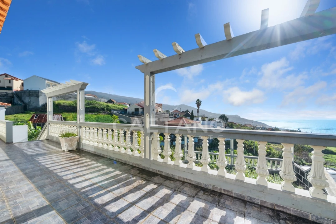 Moradia T4 para Venda em Estreito da Calheta Foto 4