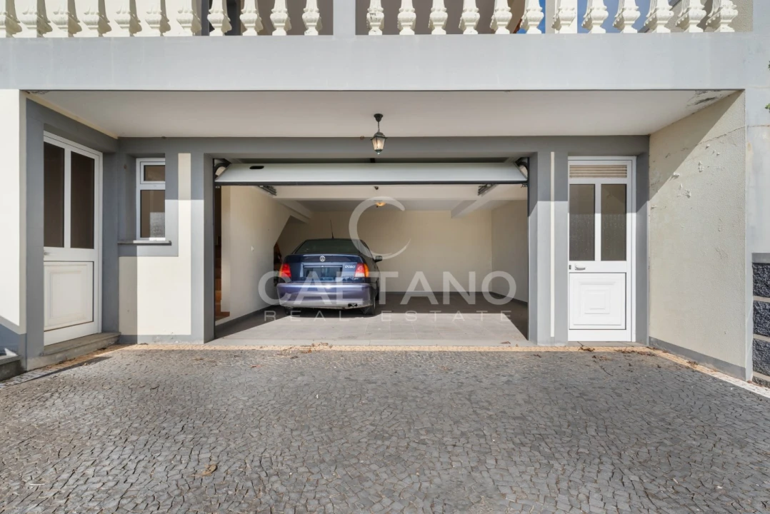 Moradia T4 para Venda em Estreito da Calheta Foto 31