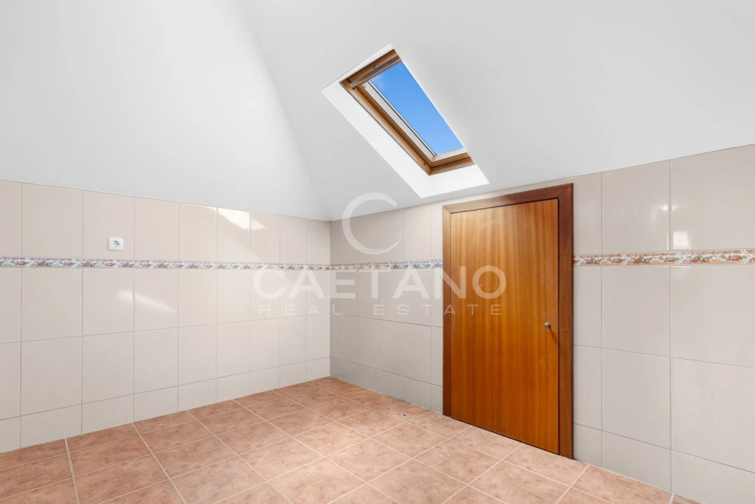 Moradia T4 para Venda em Estreito da Calheta Foto 27