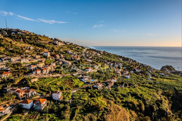 Moradia T4 para Venda em Ribeira Brava Foto 9