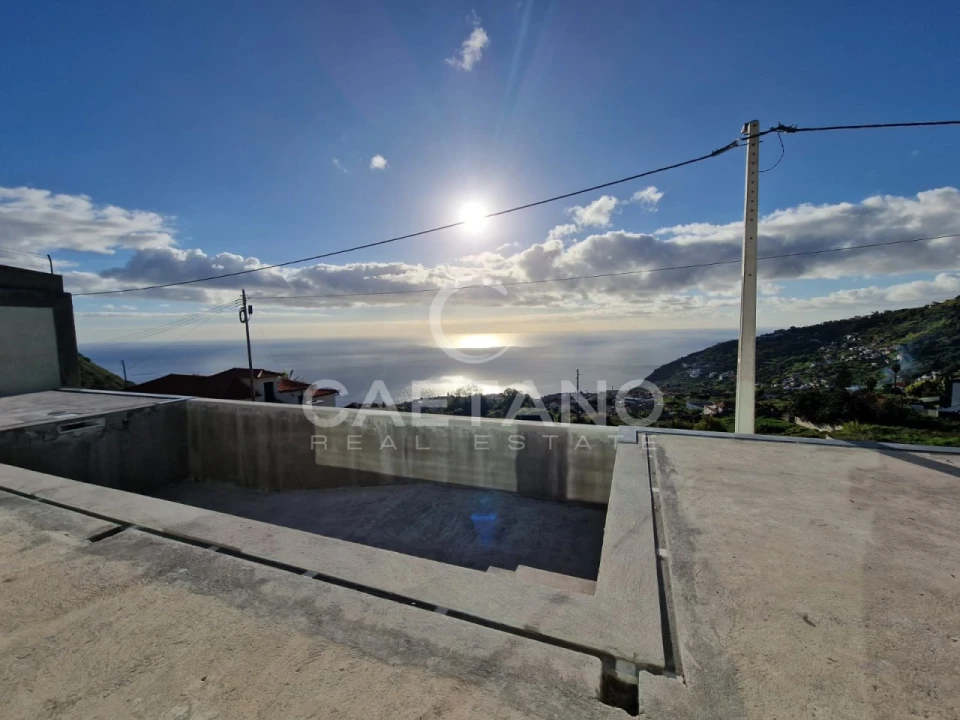 Moradia T3 para Venda em Arco da Calheta Foto 3
