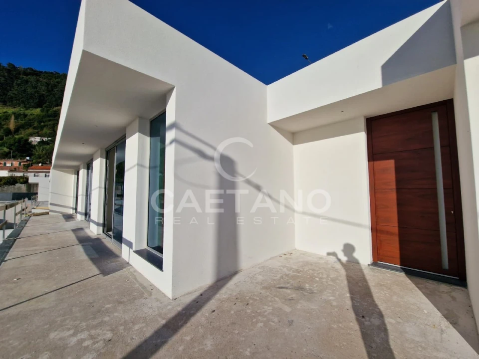 Moradia T3 para Venda em Arco da Calheta Foto 7