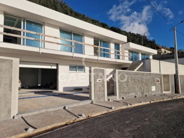 Moradia T3 para Venda em Arco da Calheta