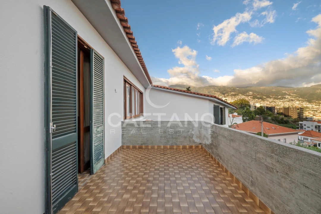 Moradia T5 para Venda em São Martinho Foto 59
