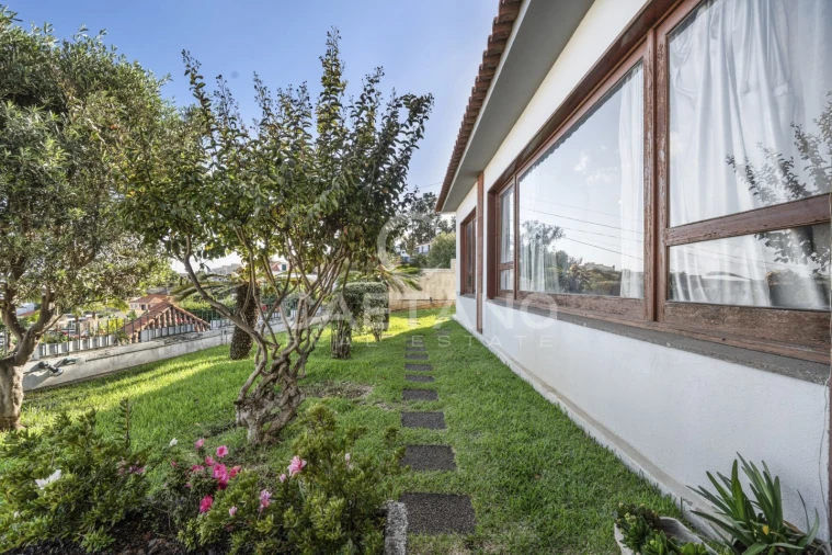 Moradia T5 para Venda em São Martinho Foto 9