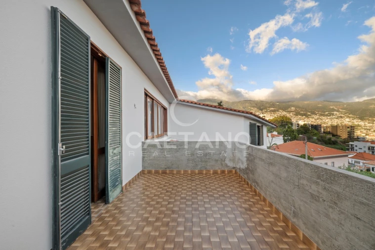 Moradia T5 para Venda em São Martinho Foto 59