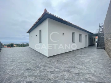 Moradia T3 para Venda em Ribeira Brava
