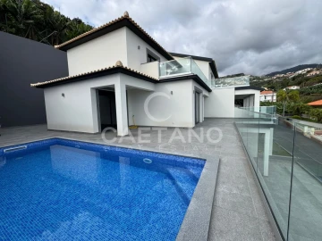 Moradia T7 para Venda em Ponta do Sol