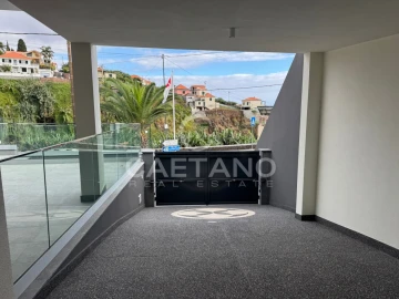Moradia T7 para Venda em Ponta do Sol