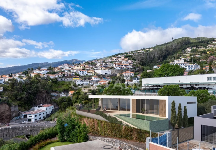 Moradia T4 para Venda em Funchal (Santa Maria Maior) Foto 10