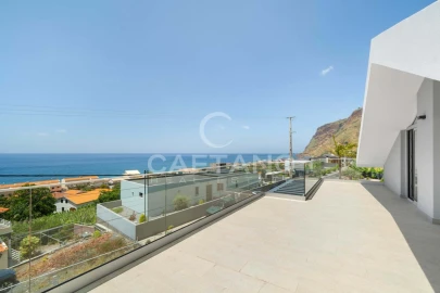 Moradia T4 para Venda em Paul do Mar
