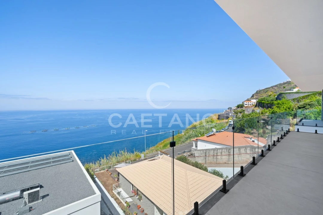 Moradia T3 para Venda em Arco da Calheta Foto 38