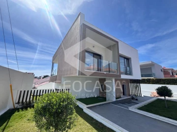 Moradia T3 para Venda em Cascais e Estoril