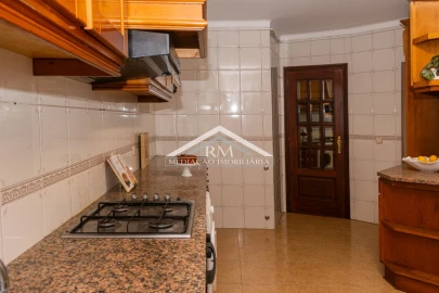 Apartamento T4 para Venda em Vila Praia de Ancora