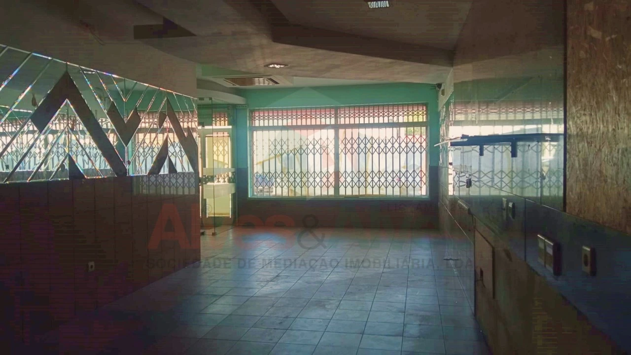Loja para Venda em Custóias, Leça do Balio e Guifões Foto 3