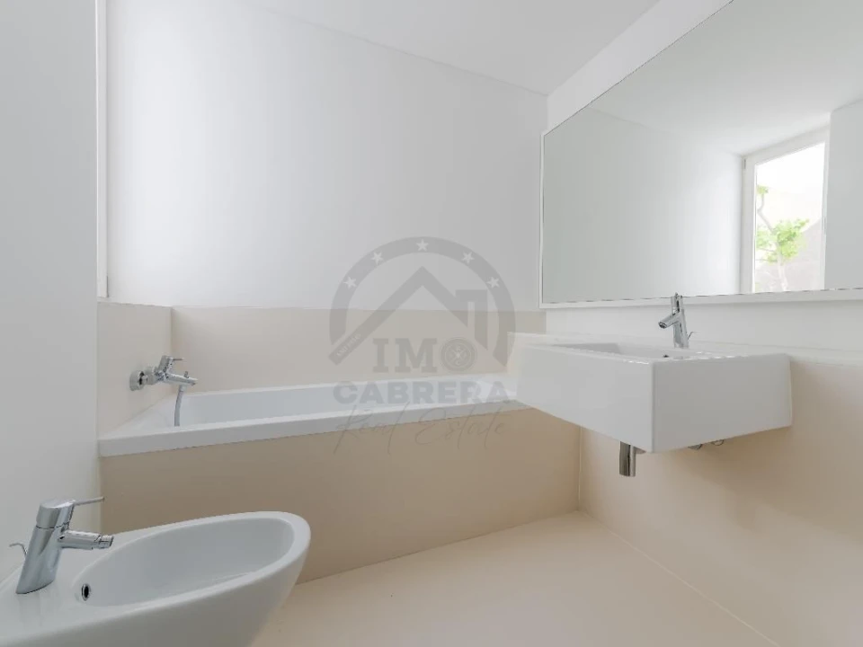 Moradia T3 para Venda em São Martinho Foto 16