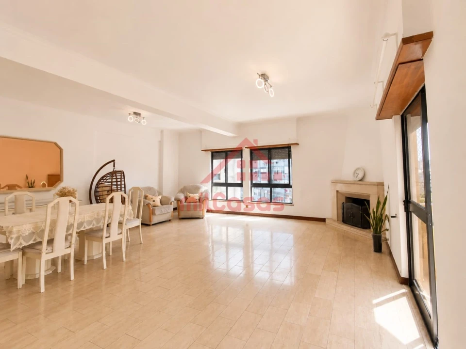 Apartamento T2 para Arrendamento em Lumiar Foto 1
