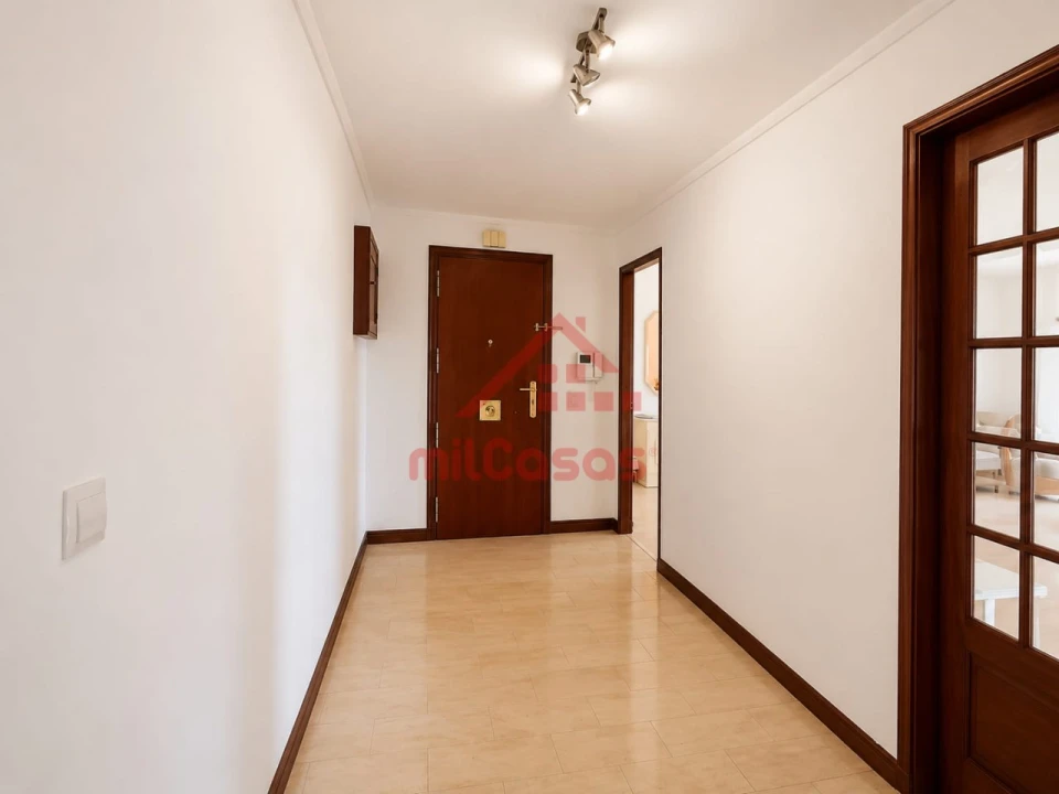 Apartamento T2 para Arrendamento em Lumiar Foto 7