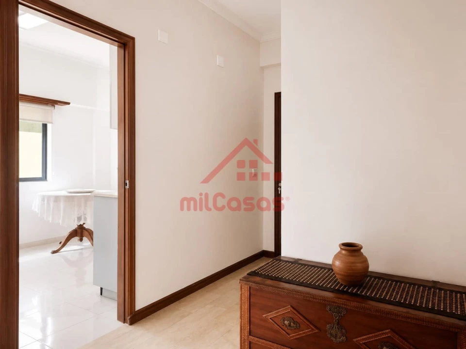 Apartamento T2 para Arrendamento em Lumiar Foto 8