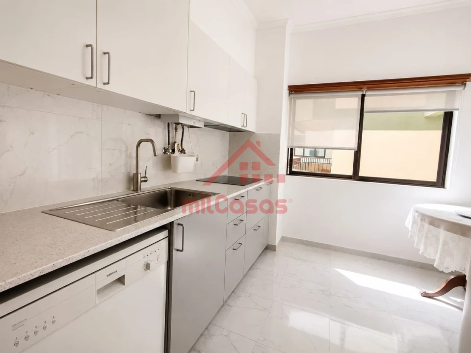 Apartamento T2 para Arrendamento em Lumiar Foto 9