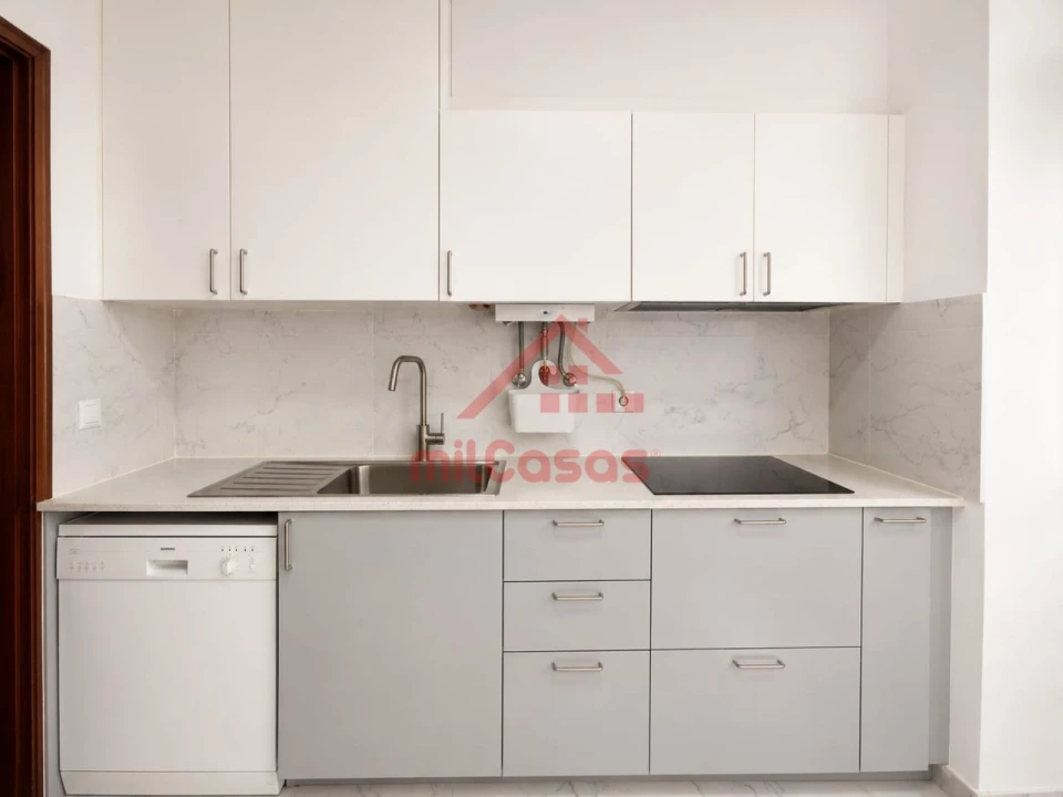 Apartamento T2 para Arrendamento em Lumiar Foto 11