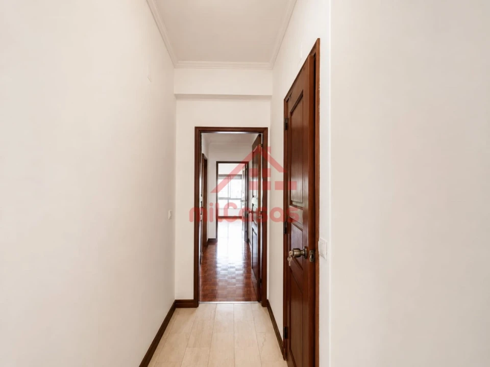 Apartamento T2 para Arrendamento em Lumiar Foto 13