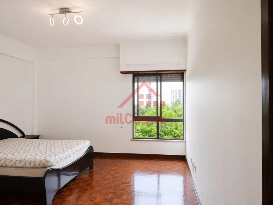 Apartamento T2 para Arrendamento em Lumiar Foto 22