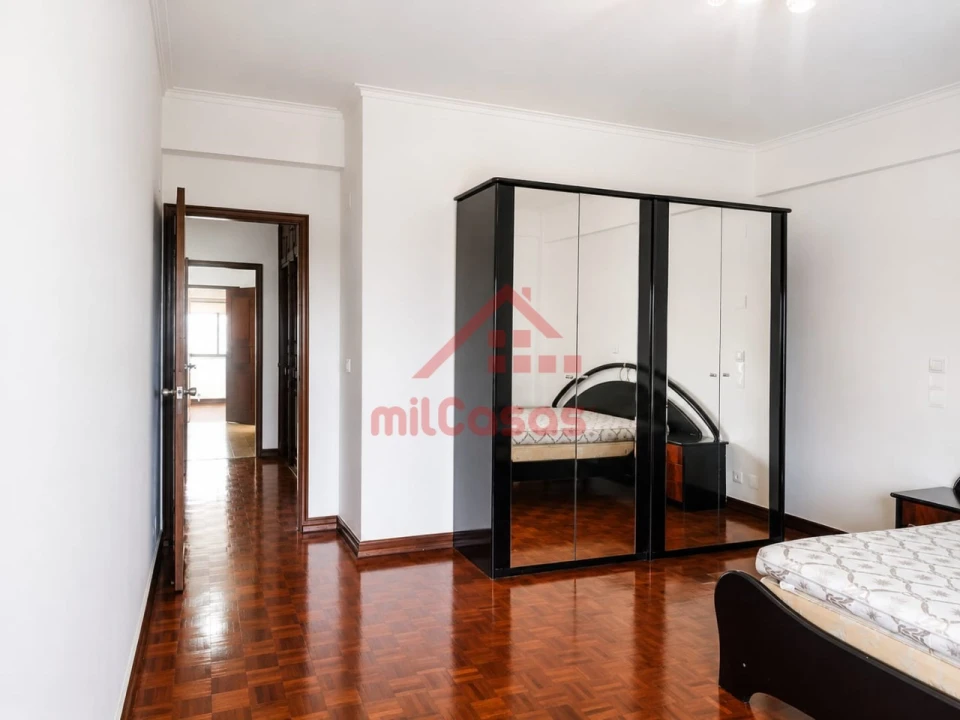 Apartamento T2 para Arrendamento em Lumiar Foto 23
