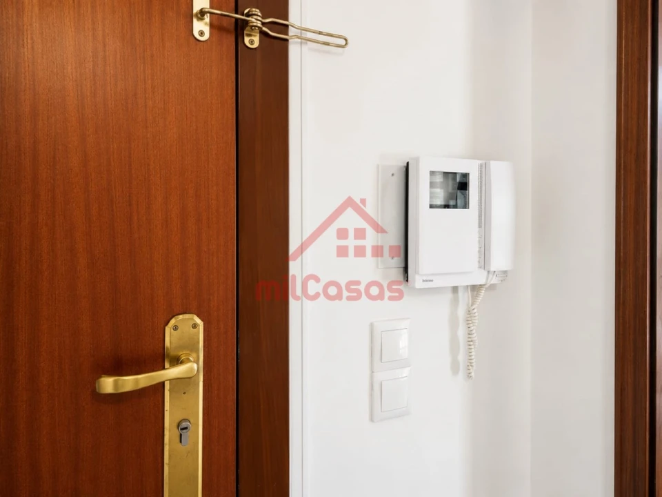 Apartamento T2 para Arrendamento em Lumiar Foto 25