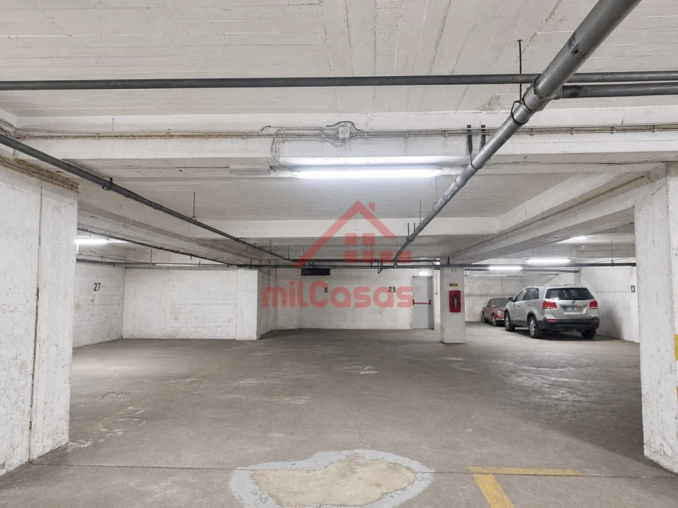 Apartamento T2 para Arrendamento em Lumiar Foto 26