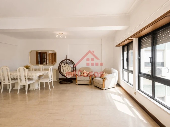 Apartamento T2 para Arrendamento em Lumiar Foto 3