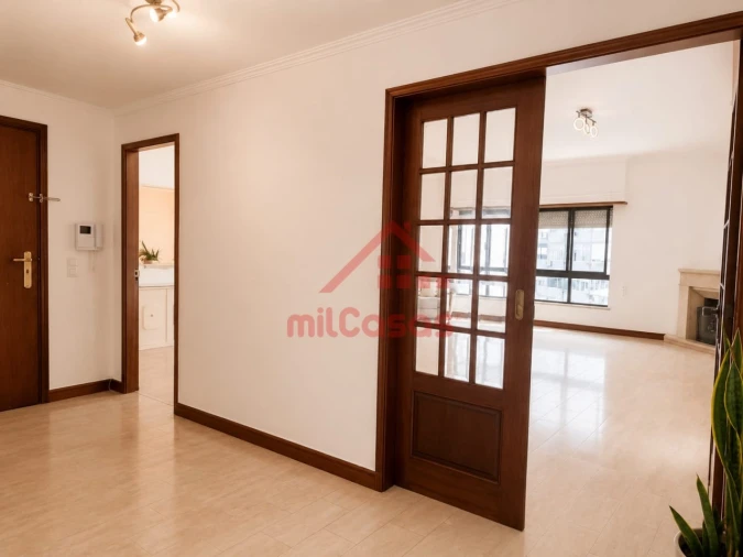 Apartamento T2 para Arrendamento em Lumiar Foto 5