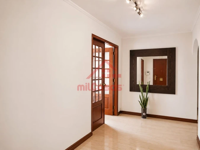 Apartamento T2 para Arrendamento em Lumiar Foto 6